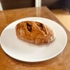 Boulangerie Queue - 青しそベーコンにんにく醤油チーズ リュスティック　490円