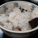 よし町 - 天然茸ご飯(取り分け後)