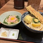難波千日前 釜たけうどん - 