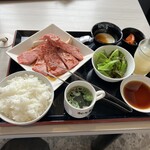 和牛屋 - 米沢牛のカルビ定食