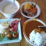 ベール・ドー - 05：カレー、シチュー、惣菜、野菜、果物