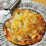 漁師酒場 あらき - ナスのミートピザ