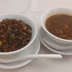 中国飯店 - 中国醤油の五目炒飯とフカヒレスープ♪
