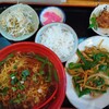 中国家庭料理 謝謝 - 日替わり+台湾ラーメン。800円+200円