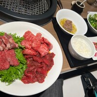 焼肉あきら - 和牛炙り寿司や牛の塩煮込みも堪能!内容充実のランチ焼肉膳!