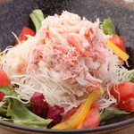 Crab bukkake radish salad 800 yen (880 yen including tax)