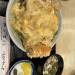 松乃家 - 名物のかつ丼980円、味付けが甘すぎて残念