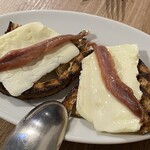 タベルナ・バルボーネ - イタリアの美味しいバターと美味しいアンチョビのブルスケッタ