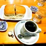 コメダ珈琲店 - 「エビカツパン」とホットコーヒー