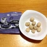 コメダ珈琲店 - おつまみのピーナッツ