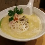 銀座 篝 - 鶏白湯SOBAアップ。おいしそう。