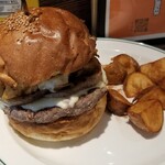 CHILLAX BURGERS&WINE - 旬の秋野菜とモッツァレラチーズバーガー（2025年10月）