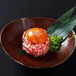 和牛炙りユッケ