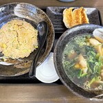 焼飯 やんぱち - 料理写真:定番焼飯＋醤油ワンタンセット