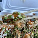 たこ焼きやっこちゃん - 箸でも持ち上げづらい