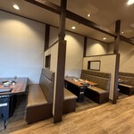 焼肉ホルモン ざくろ - 内観。