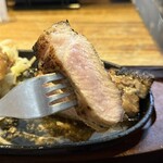 長者町 焼肉 輪心 - 分厚い