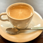 Bosco - ・セットドリンク ホットコーヒー
      深煎りながら香り高く後味にほのかな酸味も…
      大満足の食事の後に美味しいコーヒーで締められて
      至福のひとときを過ごすことができました♡