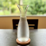 Bosco - お冷はデキャンタで提供されます