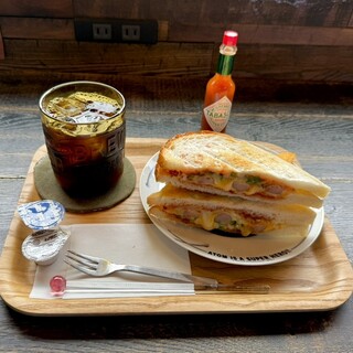 ラフ&タフ コーヒースタンド_1