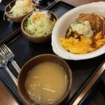 レストラン 沙羅沙 - オムライスカニコロッケ添えのランチ