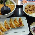 山田うどん - 料理写真: