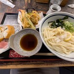 うどん 兎麦 阪急三番街店 - 兎麦弁当(うどん大盛り) 鶏天追加