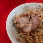 ラーメン二郎  - つけ麺のブタ！