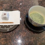 別邸 朧月夜 - お出迎えのお茶