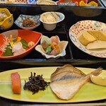 別邸 朧月夜 - いろいろあります