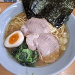 横浜らーめん 武蔵家 - 料理写真:特製らーめん（中）