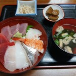 タカラ亭 - 料理写真:注文２海鮮丼大盛１３００円。