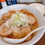 とんとん船 - チャーシューメン（900円）