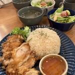 AKKA Thai cafe & eatery - 揚げver.カオマンガイ　1200円