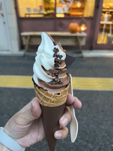 【チョコソフト】 再開!!エクアドル産カカオ70％のチョコソフトクリーム - CHOCOLATE BRANCH