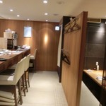 和牛 まつした - カウンター席もあります。