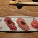 和牛 まつした - 牛握り寿司♡お醤油のジュレが乗っています。