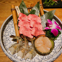 和牛 まつした 本通り店 - 上塩タン、貝柱、海老。