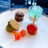 DINING & BAR TABLE 9 TOKYO - 