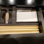 創作麺工房 鳴龍 - 胸の位置に引き出しがある