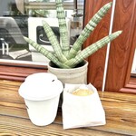 Good Job. - 北海道生クリームのマラサダドーナツとホットレモネード