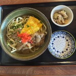 入り門家 - 料理写真:ソーキそば【三枚肉入ってた】＋ミミガー