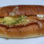 ブーランジェリー ショー - りんごとカマンベールのベーコンパニーニ