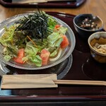 なごみや - サラダうどん　1,529円