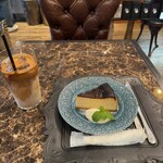 モンディアルカフェ328 - 