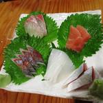 魚虎 - 造り盛合わせ＠1000円