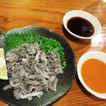 魚虎 - 和牛生センマイ刺し＠680円