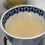 貯水葉 - 白キクラゲだったかが入るさっぱりなスープがついています。