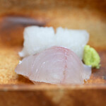 よし町 - 2025.10 常磐沖産ホウボウお造りと常磐沖産穴子の焼き霜