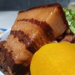 貯水葉 - とろとろなんですよ、この塊がね(笑)この下には、細切れなる魯肉が控えておりました。ただ、以前と比べたらあの味付けは控えめになっちゃったんジャマイカ？ブレだったら良いのだけれど....